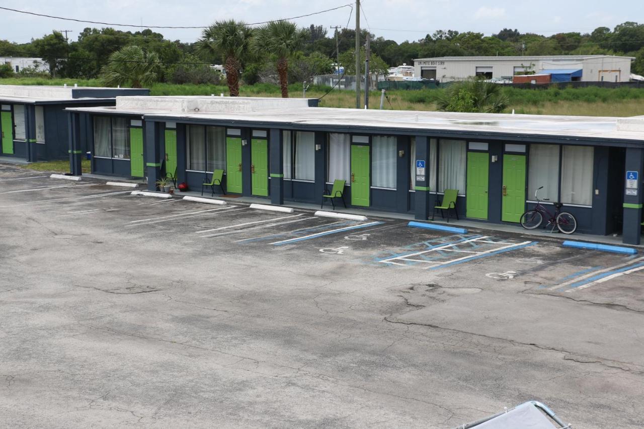 Travel Inn Fort Pierce Exterior photo