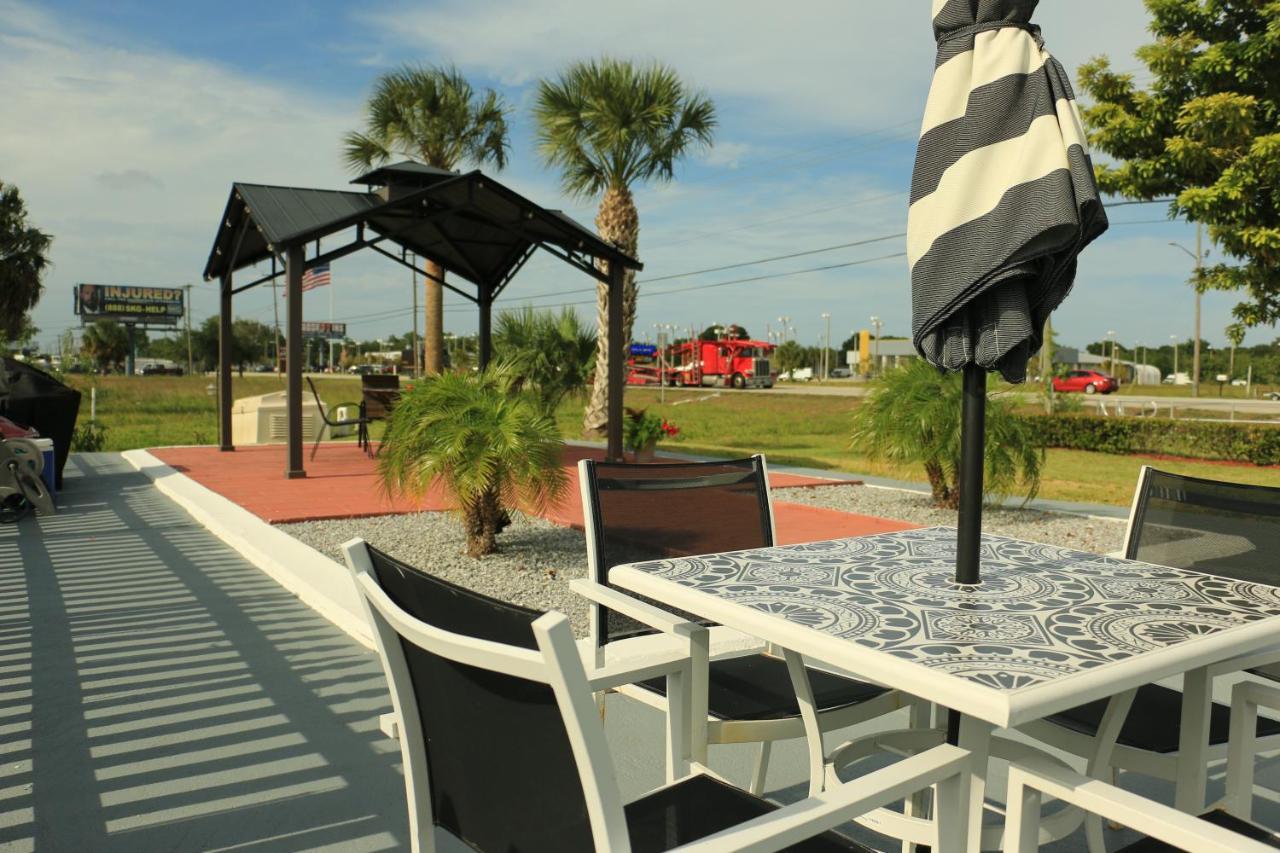 Travel Inn Fort Pierce Exterior photo