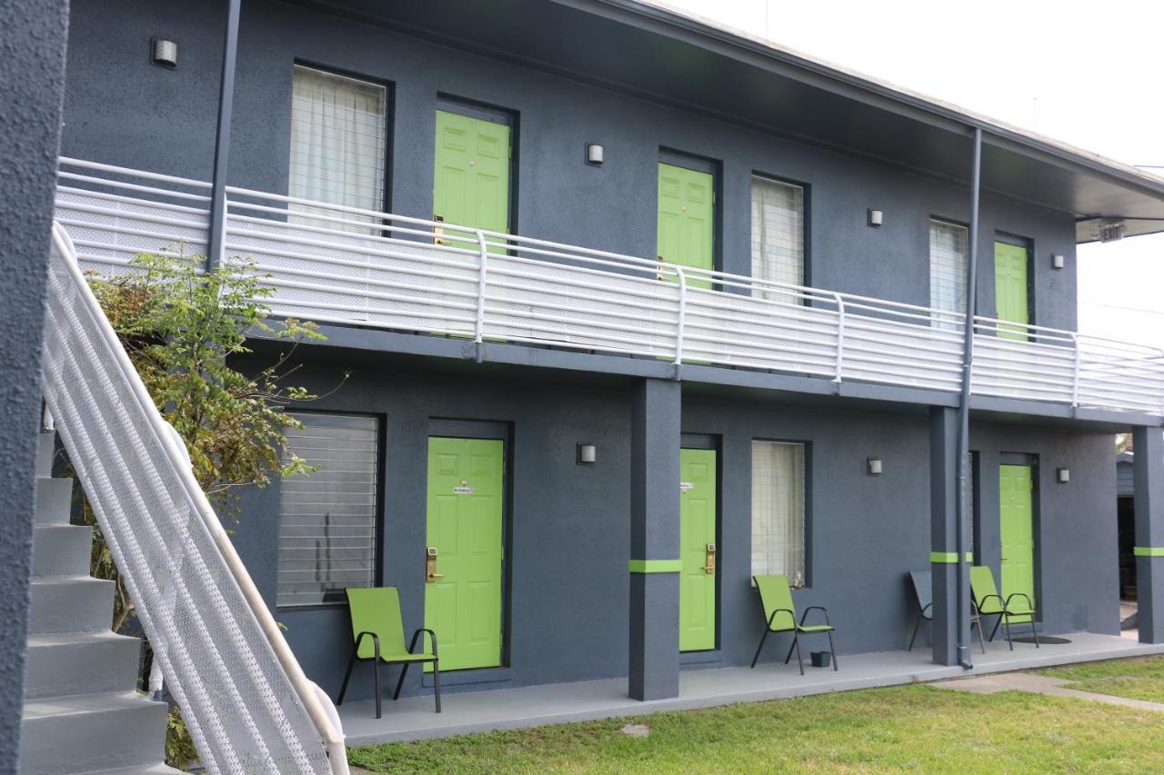 Travel Inn Fort Pierce Exterior photo