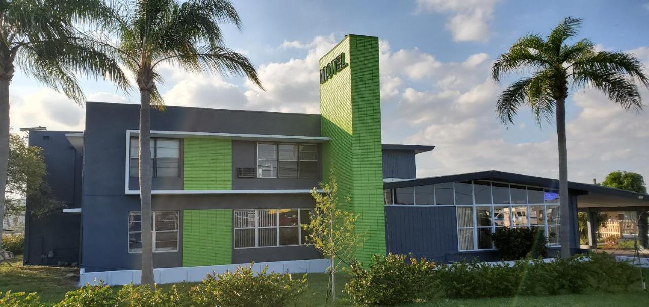 Travel Inn Fort Pierce Exterior photo